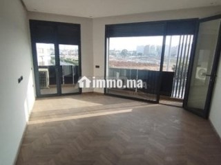 un-joli-bureau-profs-70m2-bd-nice