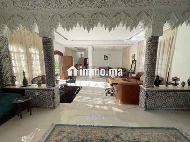 villa-dangle-jumelee-sur-380m2-a-californie-big-2