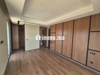 Appartement neuf avec accès à la piscine - Appartement à louer - Casablanca