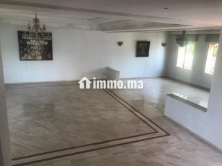 Superbe villa 3 façades de 430 m² au sol à Casablanca, orientation sud ouest - Villa à louer - Casablanca