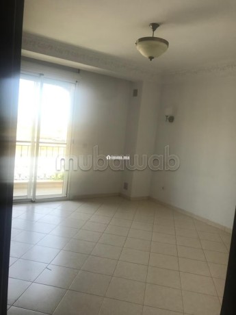 superbe-villa-3-facades-de-430-m2-au-sol-a-casablanca-orientation-sud-ouest-big-16