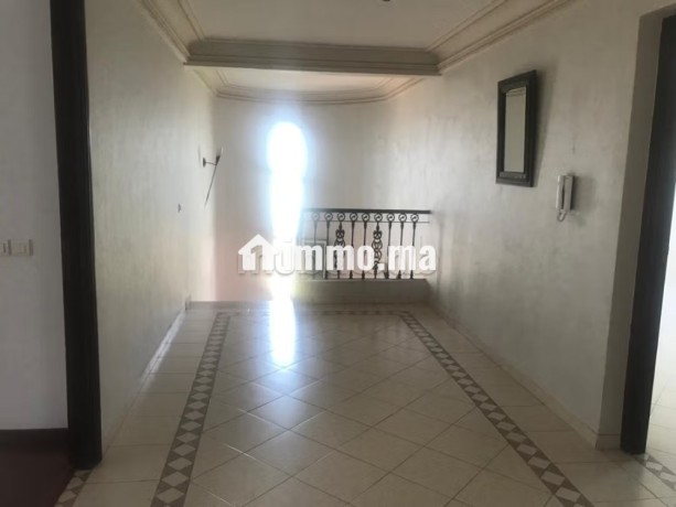 superbe-villa-3-facades-de-430-m2-au-sol-a-casablanca-orientation-sud-ouest-big-19