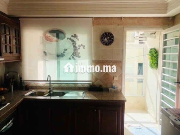 louez-cet-appartement-a-champ-de-course-4-grandes-pieces-big-2
