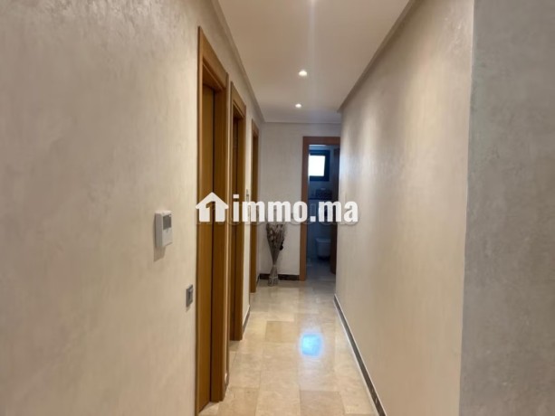 un-bel-appartement-avec-une-vue-mer-et-une-vue-piscine-big-7