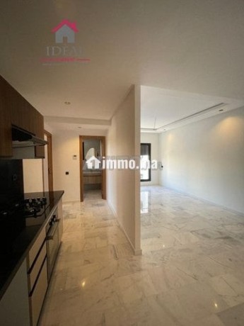 bel-studio-a-louer-56-m2-a-californie-big-15