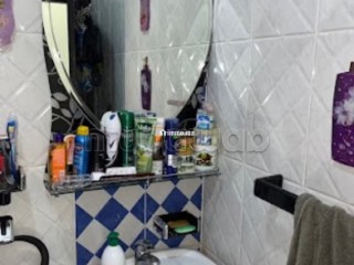 Location d'un appartement à Mhamid. 3 belles chambres. Salon Marocain et antenne parabolique - Appartement à vendre