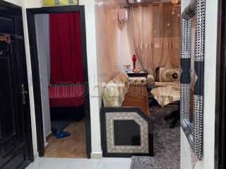 Location d'un appartement à Mhamid. 3 belles chambres. Salon Marocain et antenne parabolique - Appartement à vendre