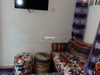 Location d'un appartement à Mhamid. 3 belles chambres. Salon Marocain et antenne parabolique - Appartement à vendre