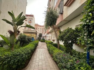 Appartement de vacances à louer à Hay Al Farah. 1 Pièce. Places de stationnement et jardin - Appartement à vendre - Agadir