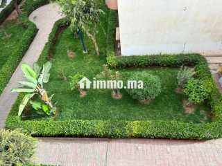 Appartement de vacances à louer à Hay Al Farah. 1 Pièce. Places de stationnement et jardin - Appartement à vendre - Agadir