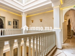Titre: Exceptionnel Riad de Luxe à la Kasbah 8 Chambres Vue Koutoubia Investissement Touristique - Villa à vendre - Marrakech