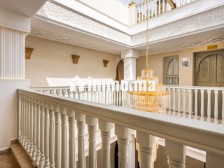 Titre: Exceptionnel Riad de Luxe à la Kasbah 8 Chambres Vue Koutoubia Investissement Touristique - Villa à vendre - Marrakech