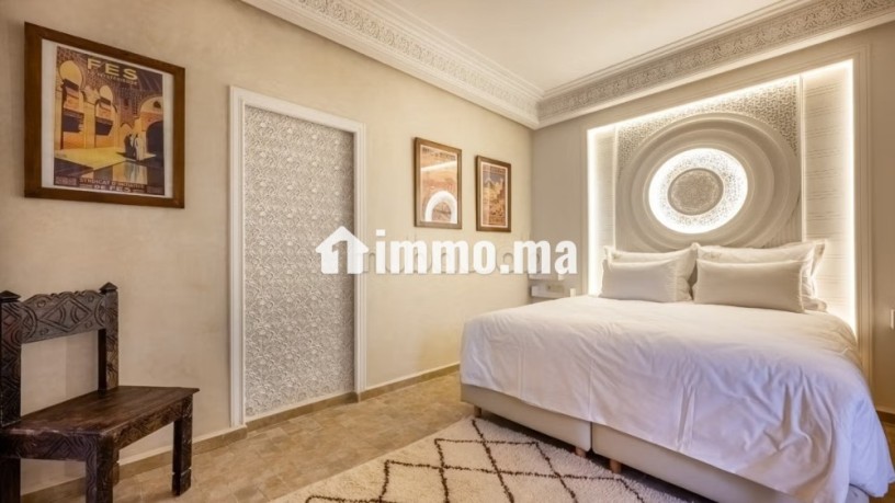 titre-exceptionnel-riad-de-luxe-a-la-kasbah-8-chambres-vue-koutoubia-investissement-touristique-big-8