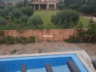 villa-semi-finie-a-ghmat-vue-atlas-piscine