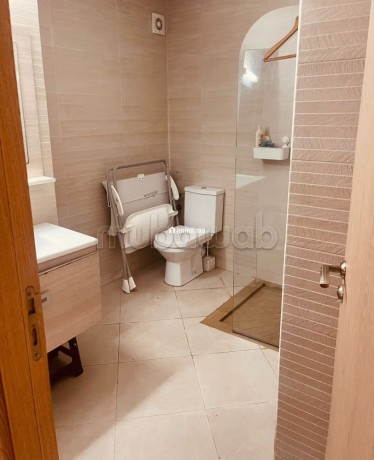 appartement-dans-une-residence-fermee-a-5min-plage-big-5