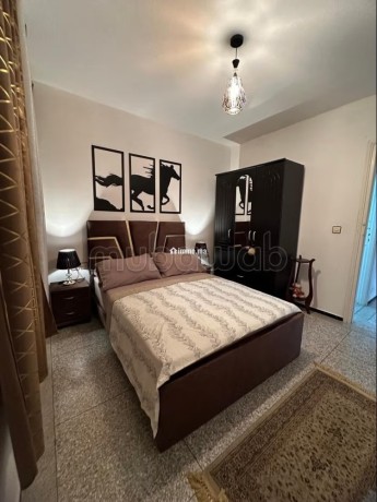 location-dun-appartement-a-moujahidine-2-pieces-confortables-antenne-parabolique-et-securite-big-1