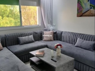 appartements-a-louer-a-manar-3-pieces-confortables-porte-blindee-salon-marocain-traditionnel