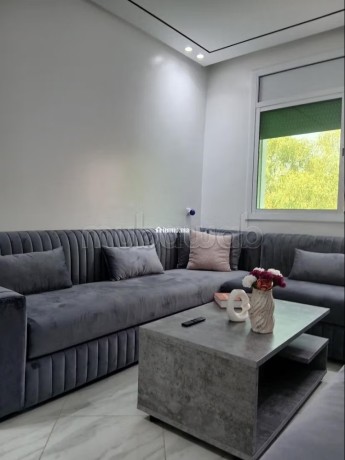 appartements-a-louer-a-manar-3-pieces-confortables-porte-blindee-salon-marocain-traditionnel-big-2