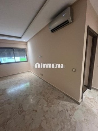 studio-a-louer-vide-residence-joyeux-de-parc-big-1