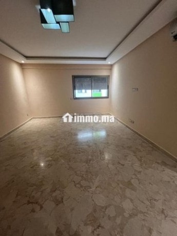 studio-a-louer-vide-residence-joyeux-de-parc-big-2