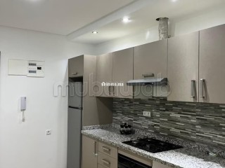 Location d'un appartement à Oued Laou. Superficie 90 m². Environnement calme avec vue sur la montagne, fenêtre double vitrage - Appartement à vendre
