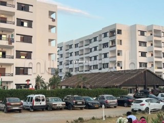 Location d'un appartement à Oued Laou. Superficie 90 m². Environnement calme avec vue sur la montagne, fenêtre double vitrage - Appartement à vendre