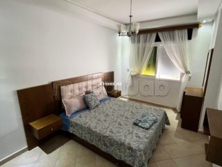 Location d'un appartement à Oued Laou. Superficie 90 m². Environnement calme avec vue sur la montagne, fenêtre double vitrage - Appartement à vendre