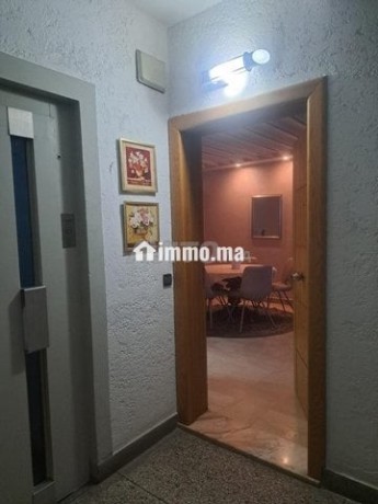 appartement-meuble-de-3chambres-sur-agdal-big-9