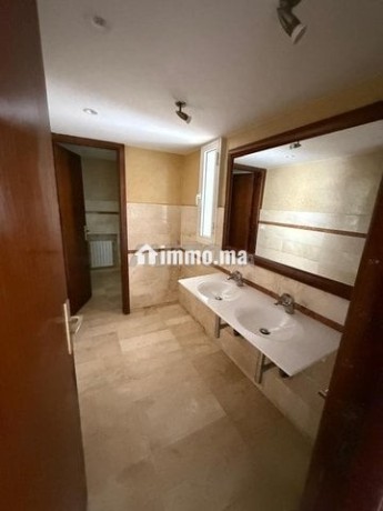 villa-plain-pied-a-louer-a-souissi-big-10
