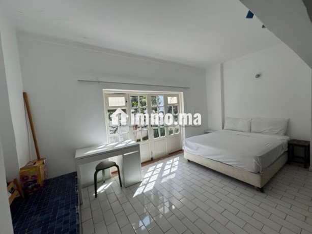 maison-atypique-a-louer-aux-sablettes-big-12