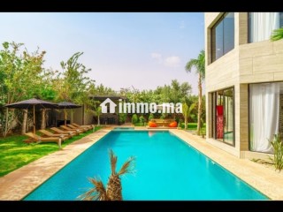Villa de standing à louer pour vos vacances à Route de Ouarzazate. 4 pièces confortables. Service de concierge, cheminée - Villa à vendre
