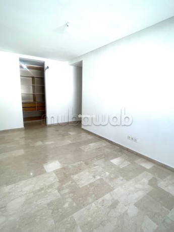 tres-coquet-appartement-vue-piscine-big-8