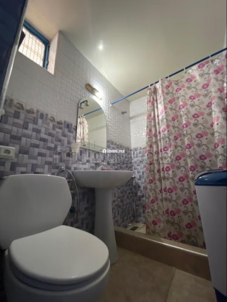 Location d'un appartement à Bella Vista. 1 Pièce. Salon Marocain et antenne parabolique - Vente Immobilier - Tanger - photo 2