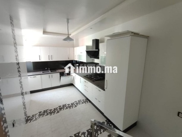 un-tres-joli-appartement-en-location-haut-agdal-big-3