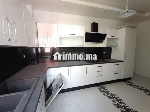 un-tres-joli-appartement-en-location-haut-agdal-big-4
