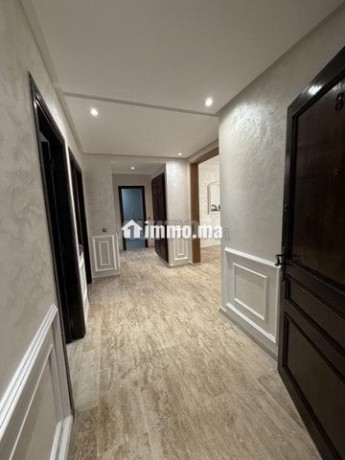 location-apprt-3ch-salon-7400-dh-big-0