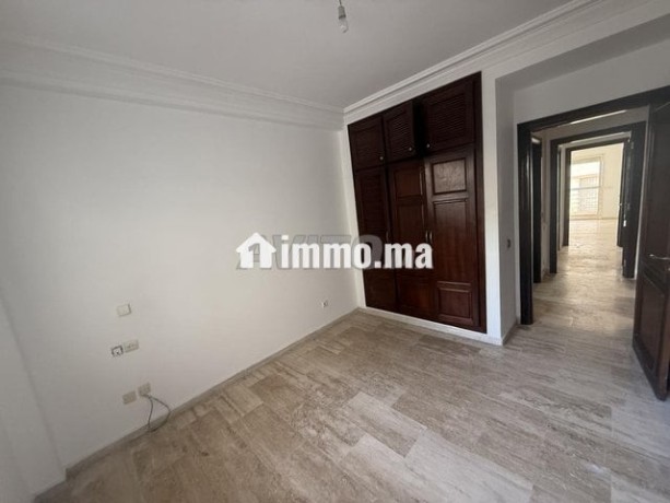 location-apprt-3ch-salon-7400-dh-big-10