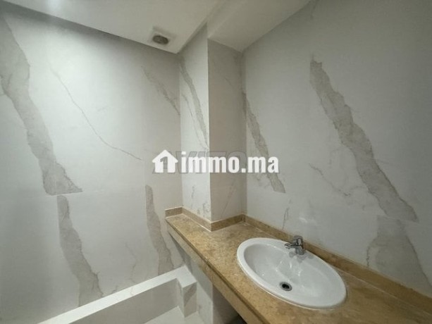 location-apprt-3ch-salon-7400-dh-big-11