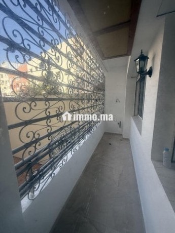 location-apprt-3ch-salon-7400-dh-big-17