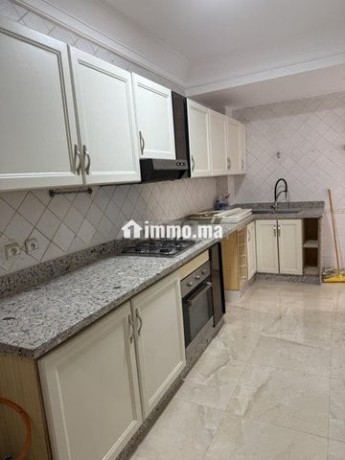 location-apprt-3ch-salon-7400-dh-big-18
