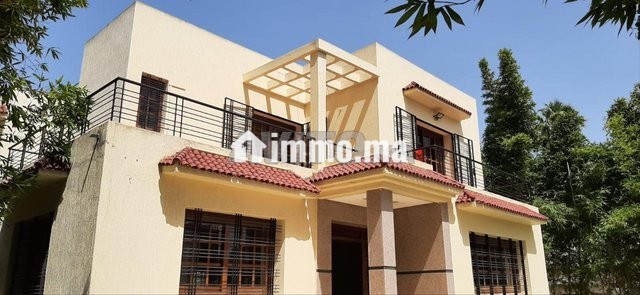 superbe-villa-avec-piscine-a-vendre-a-hay-ryad-big-1