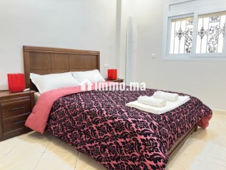 Location d'un appartement à Cité Adrar. 5 pièces confortables. Système de parabole et résidence sécurisée - Appartement à vendre - Agadir