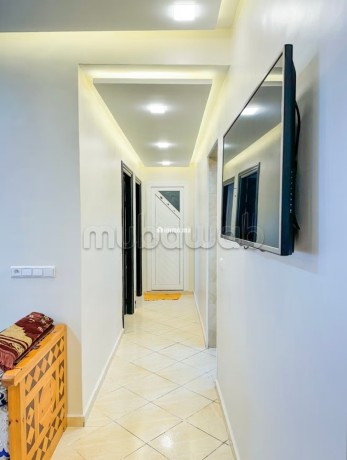 location-dun-appartement-a-cite-adrar-5-pieces-confortables-systeme-de-parabole-et-residence-securisee-big-0