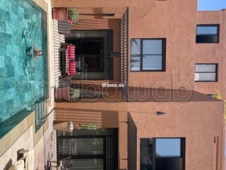 Villa de standing à louer pour vos vacances à Sidi Youssef.
Surface totale 400 m².
Double vitrage et chauffage central - Villa à vendre