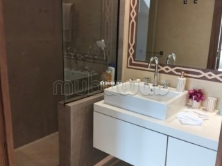 Villa de standing à louer pour vos vacances à Sidi Youssef.
Surface totale 400 m².
Double vitrage et chauffage central - Villa à vendre