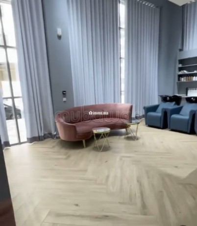 location-dun-superbe-salon-de-beaute-et-spa-big-3