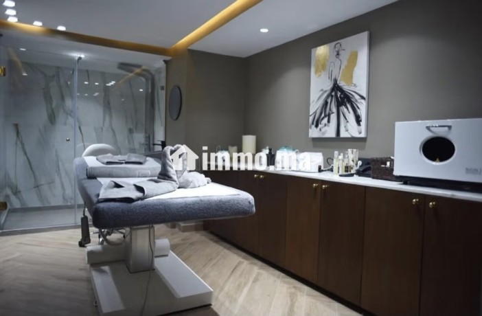 location-dun-superbe-salon-de-beaute-et-spa-big-4