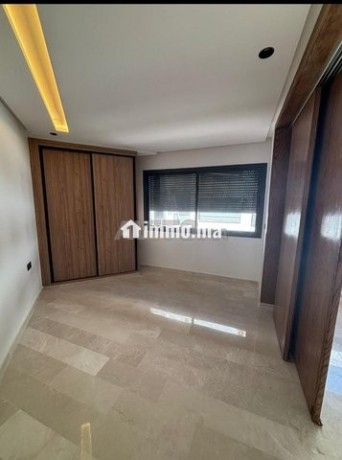 studio-vide-a-louer-57-m2-a-ferme-bretonne-big-1