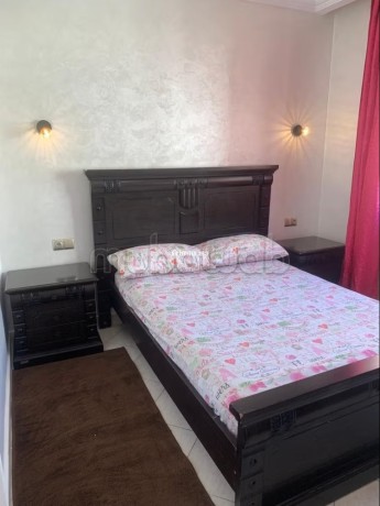 appart-avec-3-chambres-a-coucher-au-centre-big-5