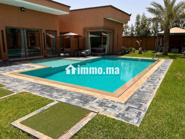 superbe-villa-a-vendre-sur-la-route-de-ouarzazate-big-0